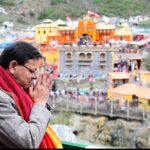 बदरीनाथ धाम के कपाट रविवार को विधि विधान के साथ सुबह 6 बजे वैदिक मंत्रोच्चार के साथ ग्रीष्मकाल के लिए खोल दिए गए हैं।