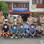 सरेराह गुंडई दिखाने वालों को दून पुलिस लाई घुटनों पर
