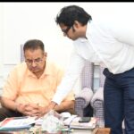 आगामी 14 और 15 जून को देहरादून में आयोजित होने वाले एग्री मित्रा महोत्सव 2025 की तैयारियों के संबंध में बैठक करते कृषि मंत्री गणेश जोशी