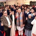 Dehradun:परीक्षा पे चर्चा…सीएम धामी बोले-स्कूली परीक्षा चुनौती नहीं बल्कि परिपक्व होने का एक पड़ाव – Pariksha Pe Charcha Cm Dhami Participated In The 9th Edition Of The Pariksha Pe Charcha Program Dehradun News