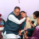 मालदेवता दुर्घटना में मृत युवक के परिजनों से मिले कैबिनेट मंत्री गणेश जोशी, हर संभव सहायता का दिया भरोसा