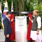 दक्षिण कोरिया गणराज्य के रक्षा मंत्री और देशभक्त एवं वयोवृद्ध मामलों के मंत्री ने सियोल में भारतीय युद्ध स्मारक का उद्घाटन किया।