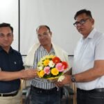 सूचना विभाग में शासकीय सेवा पूर्ण कर सेवानिवृत्त हुए सहायक निदेशक श्री ललिता प्रसाद भट्ट को दी भावभीनी विदाई*