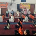 अंतरराष्ट्रीय योग दिवस के उपलक्ष्य में स्वामी विवेकानंद सेवा संस्थान देहरादून व महावीर सेवा समिति, प्रेमनगर द्वारा आज प्रेमनगर मंदिर में एक योग शिविर का आयोजन किया गया,
