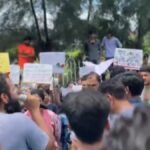 Dehradun:परीक्षाओं में धांधली से आहत युवाओं का सड़कों पर दिखा आक्रोश, बोले-इस्तीफा दें केंद्रीय शिक्षा मंत्री – Dehradun Students Protest Against Rigged Exams Including Neet Demanding The Dismissal Of Education Minister